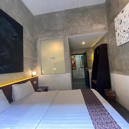 Watu Agung Guest House Magelang Exterior photo