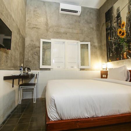 Watu Agung Guest House Magelang Exterior photo